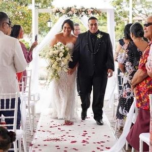 Meet your Posher, Aldora